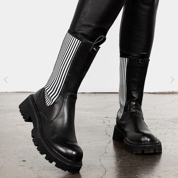 DISTURBIA Beetle Faux Leather Combat Boots Mid Calf Striped Black White US 6,7 - Picture 1 of 11